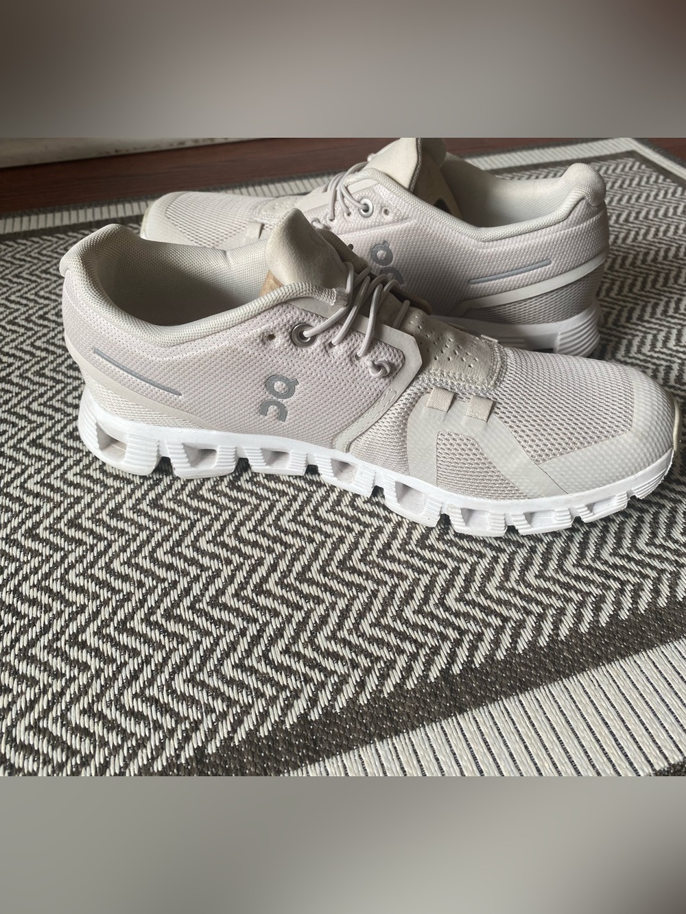 On Cloud 5 Sneakers (Colorway: Pearl and White; Women’s Size 8) - Picture 7 of 12